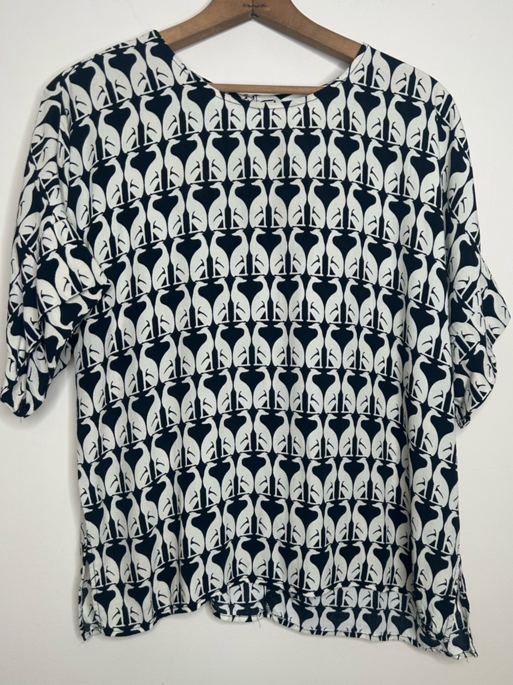 H&M Black Cream Top Pharoah Dogs Graphic Size M Polyester